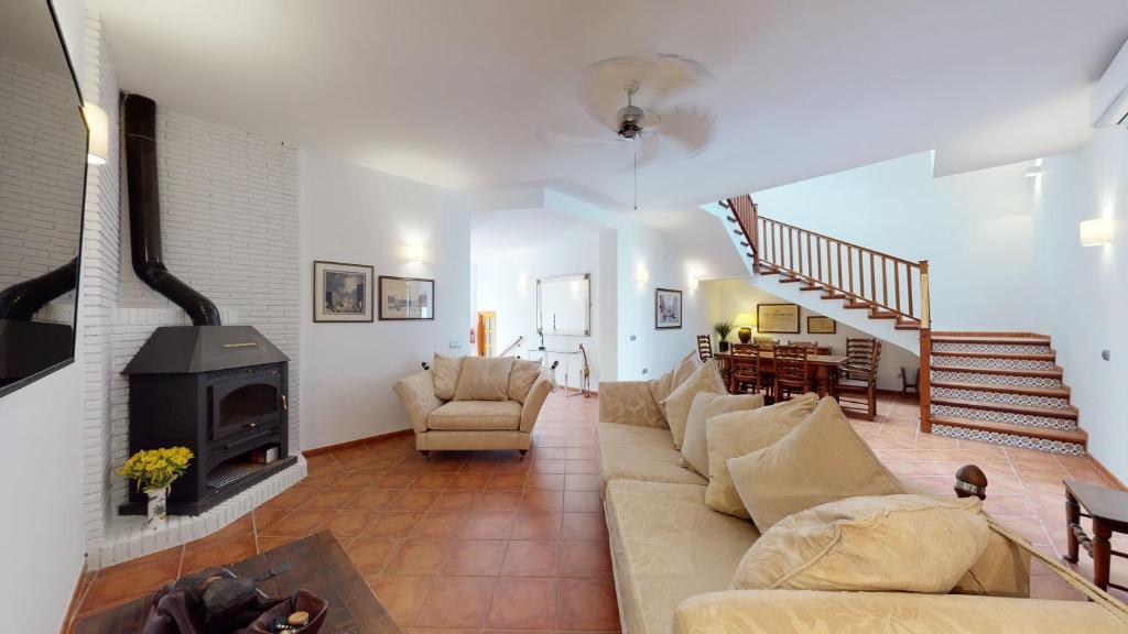 5 Bedroom-PrivatePool-Balcony-Sea View-Nerja - 3