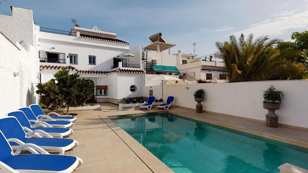 5 Bedroom-PrivatePool-Balcony-Sea View-Nerja - 1