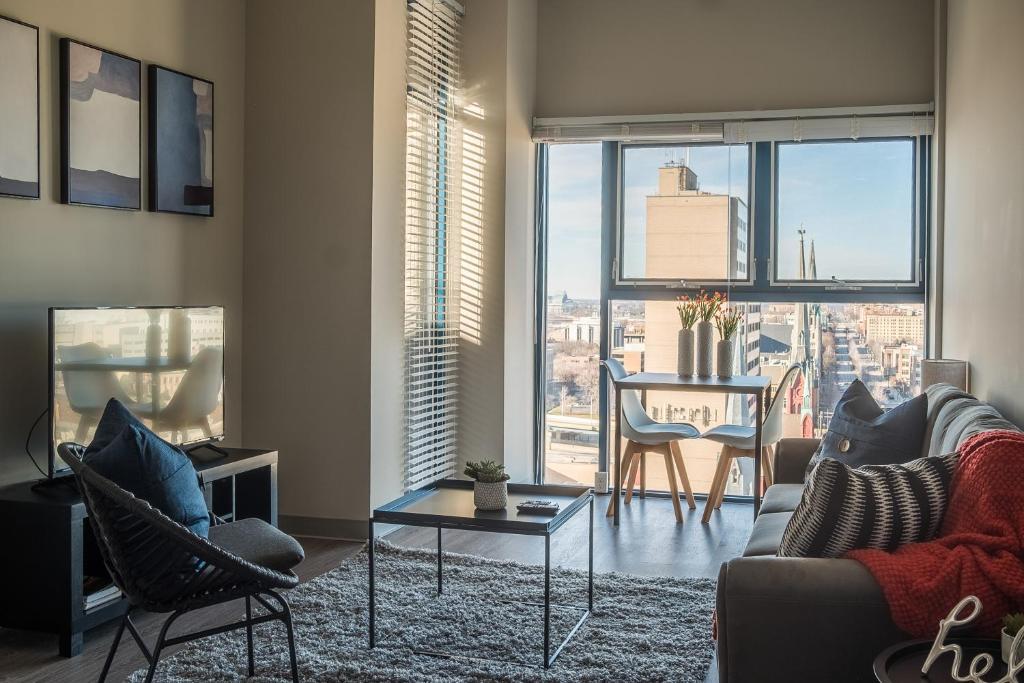 FRONTDESK 735 West Apts Westown Milwaukee — Hotel in Milwaukee (WI)