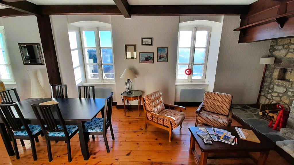 Gite La Coustourelle - Appartement T4 en coeur de village, Le Chambon-sur-Lignon