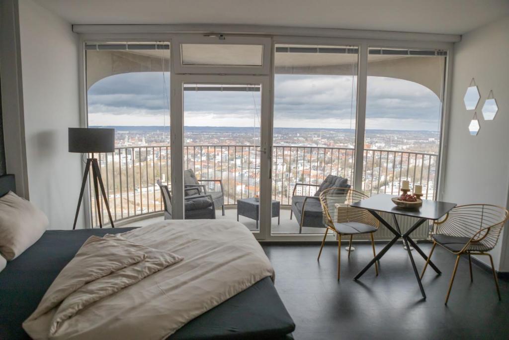 Hohes Apartment mit Weitblick über Augsburg - 5