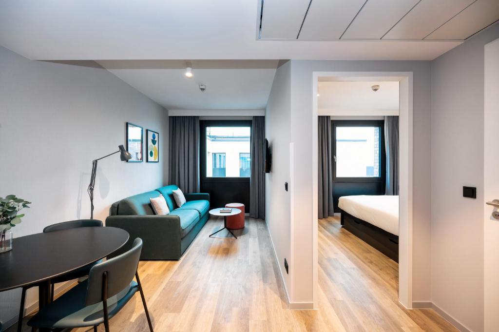 Staycity Aparthotels Frankfurt Airport Parken www.agoda.com