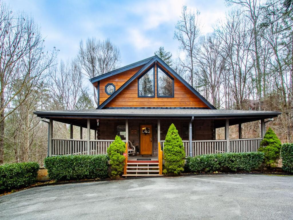 Cedar Forest-Theater, Game Room, HotTub, Sevierville