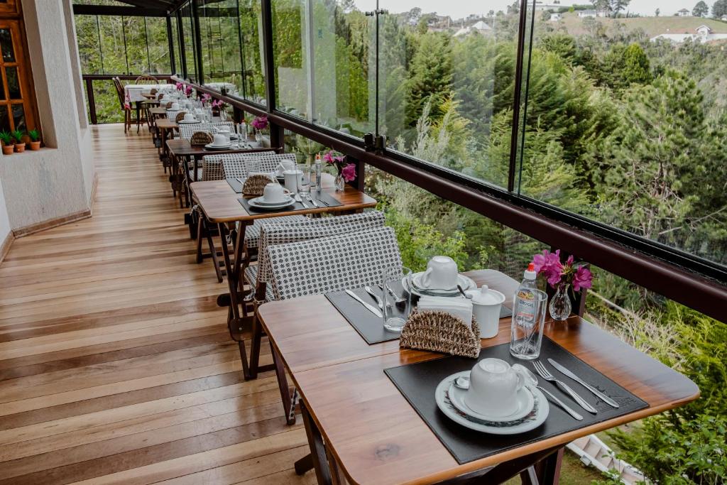 Food and beverages, Ville de France in Campos Do Jordao