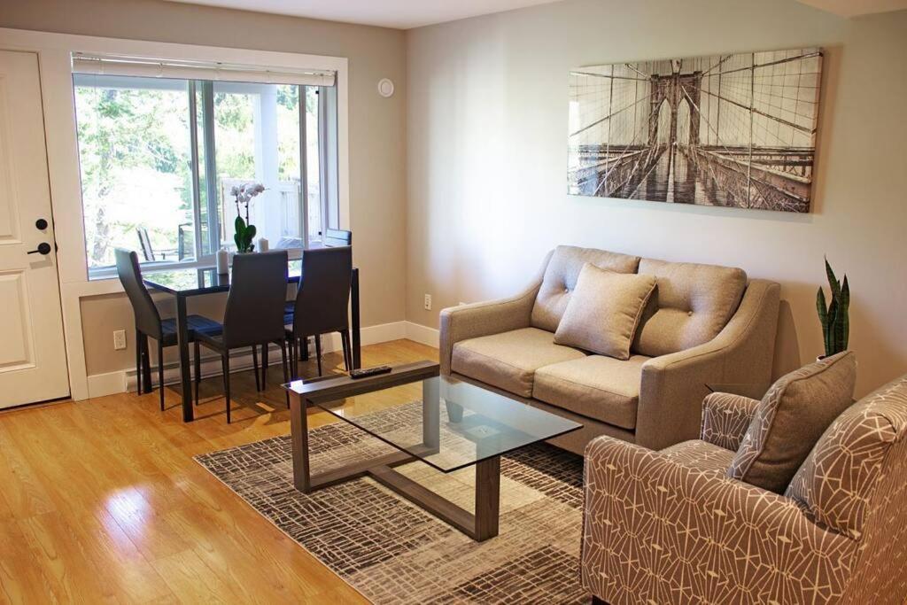 Next to Olympic View golf course 2 bedroom private suite — Hotel in Victoria (BC)