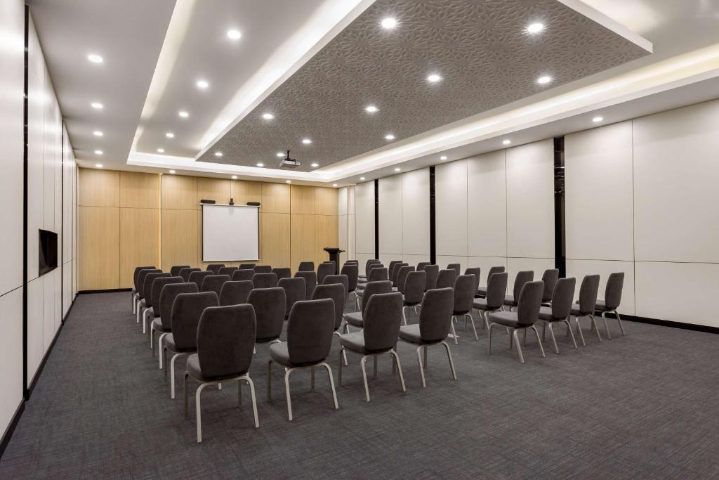 Tárgyalóterem/bálterem