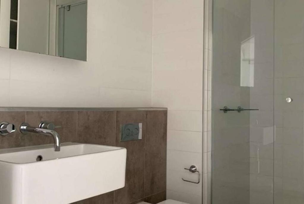 Readyset Apartments on Bouverie photo