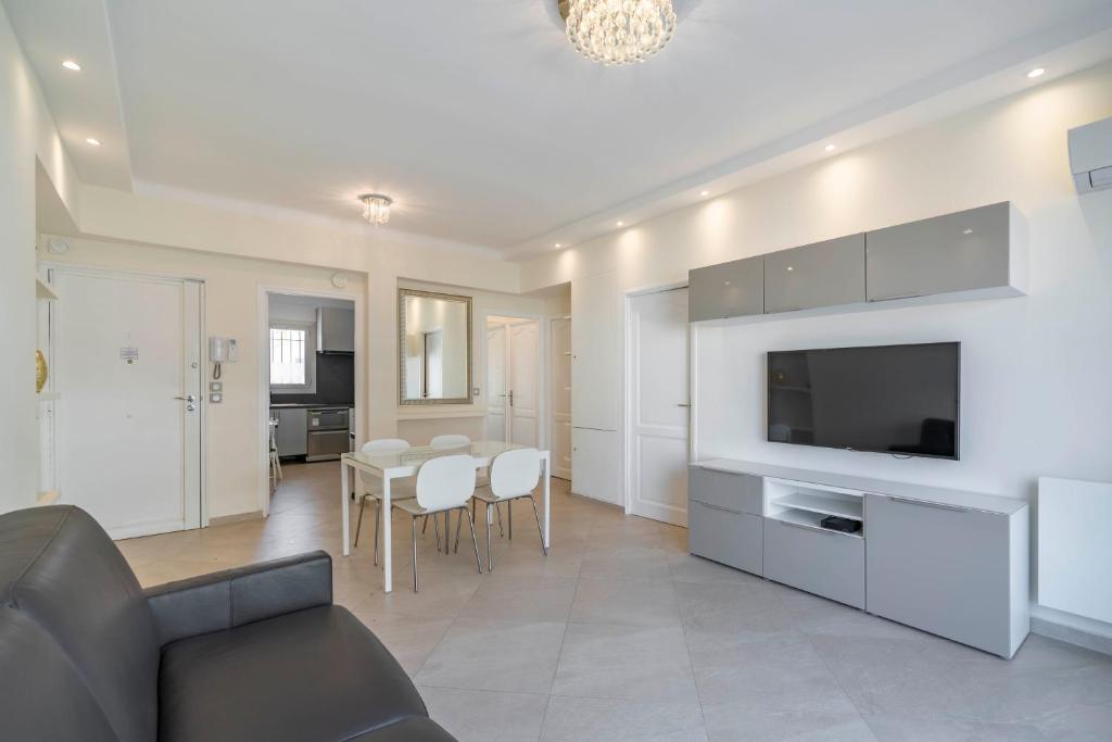 Wdf 2 bedrooms 1min walk to Carlton hotel, Cannes