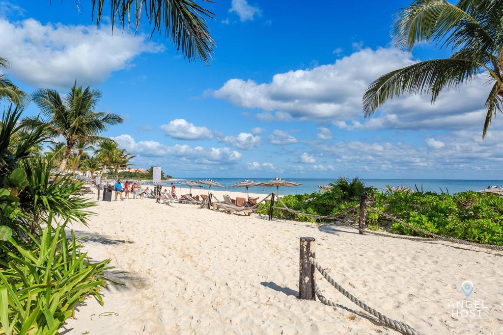 Luxury Condos at Mareazul Beachfront Complex with Resort-Style Amenities photo