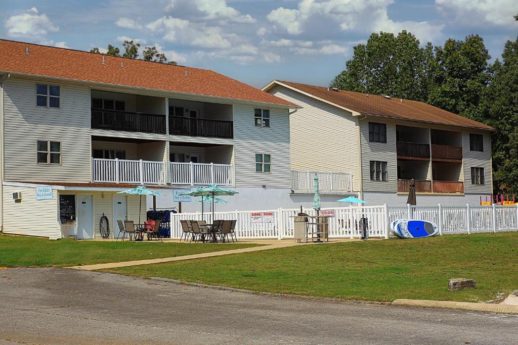 Crown Lake Resort & RV photo