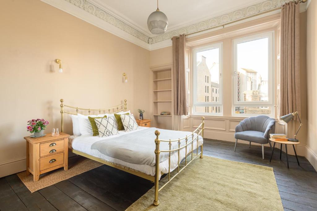 Spacious 2BR Leith Apartment — Hotel in Edinburgh
