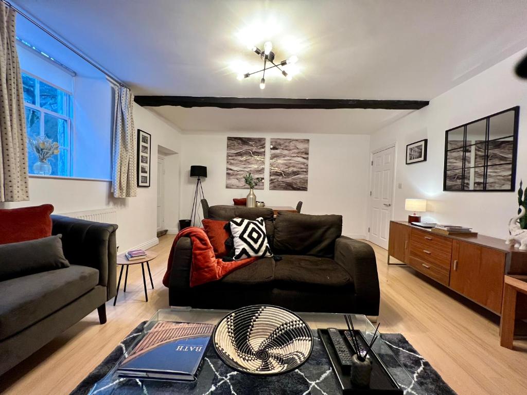 Superbly located 2 bedroom luxury apartment, Bath