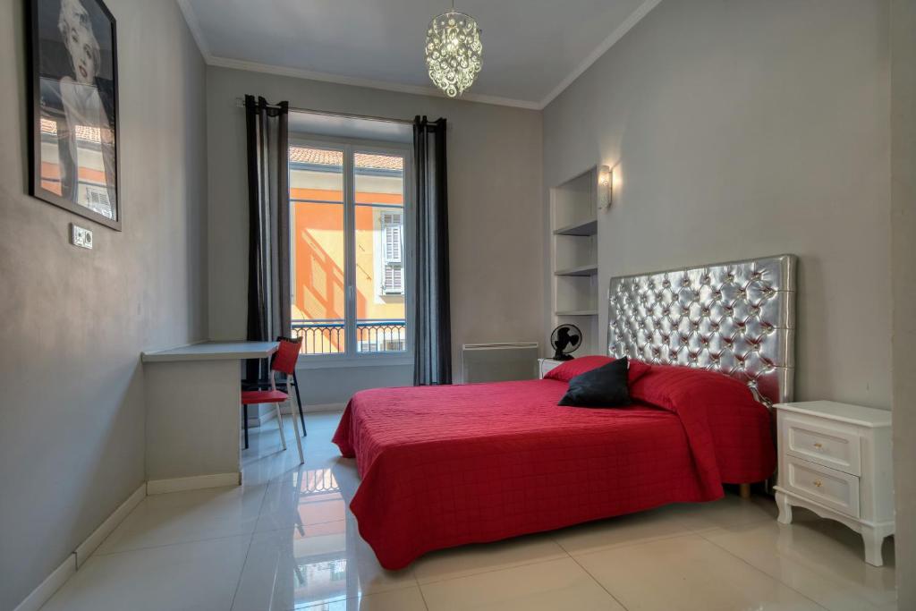 Lusso 5 beds Central Apartment - 3