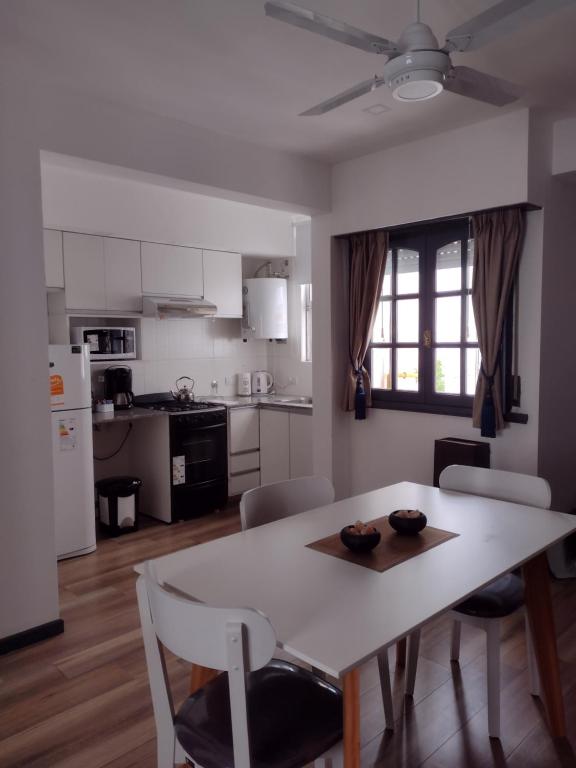 Luminoso Departamento,con cochera Zona Centro - 3