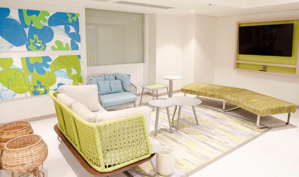 Shared lounge/TV area