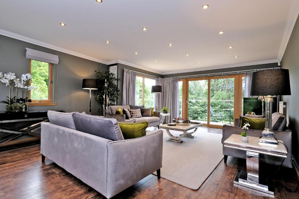 Enchanting Home with Furnished Balcony in Cults, Scotland