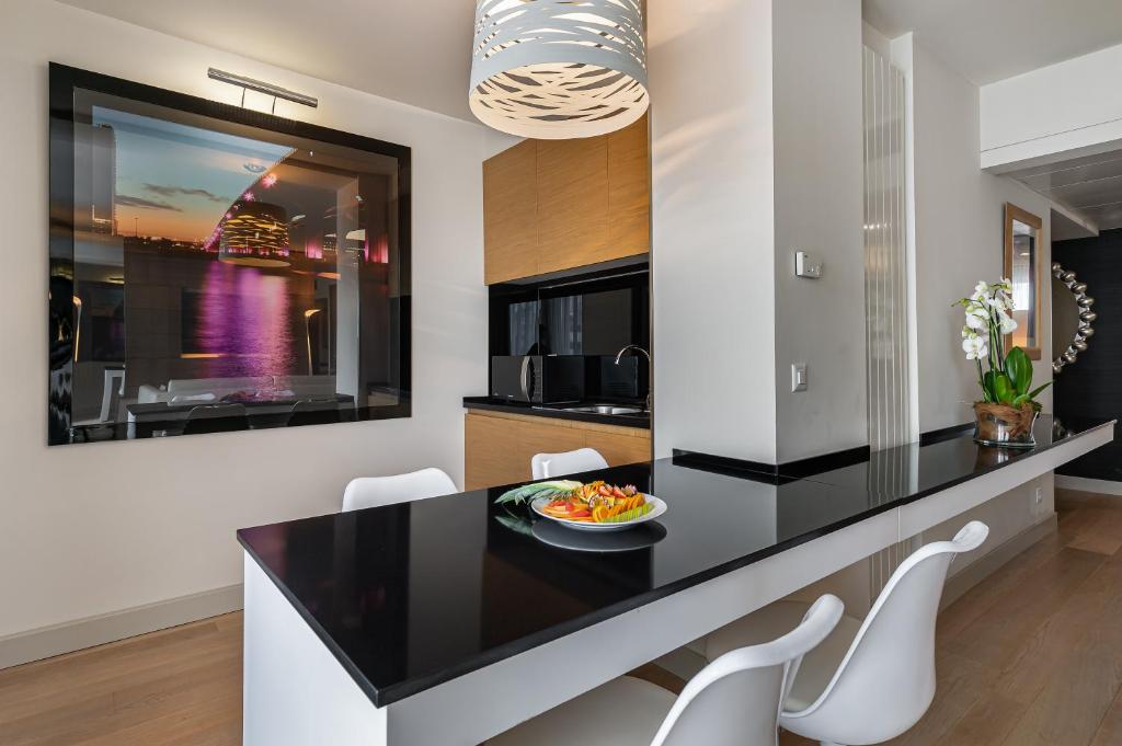 Facilities, N'vY Manotel Hotel in Geneva