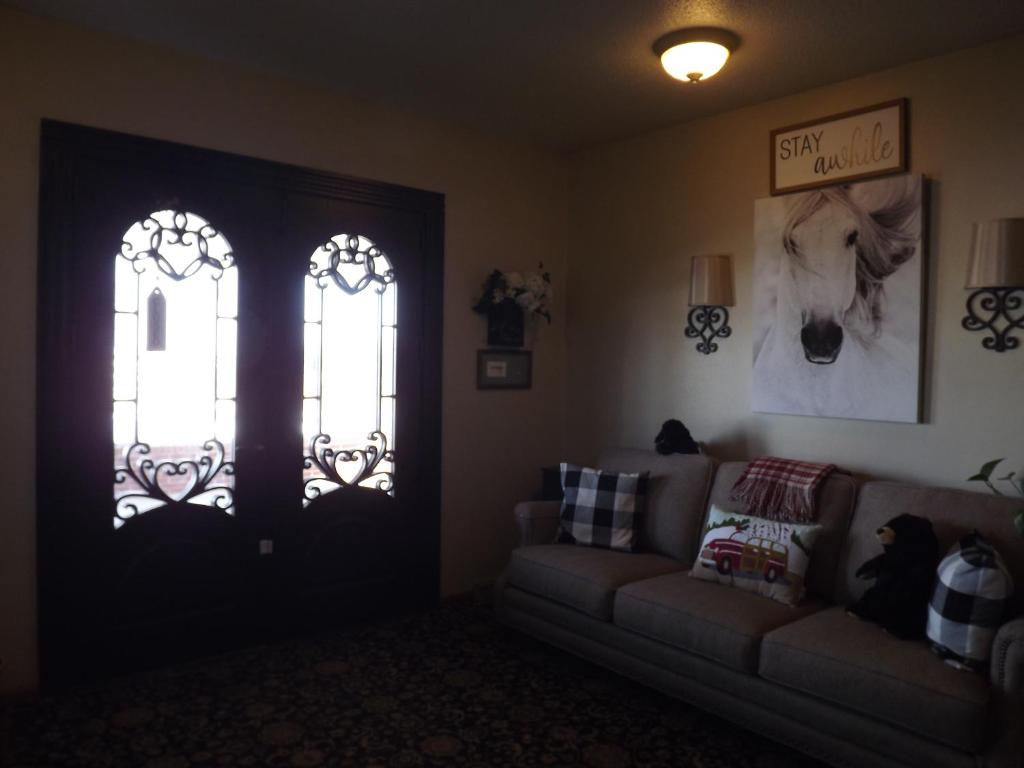 Crest Country Inn photo