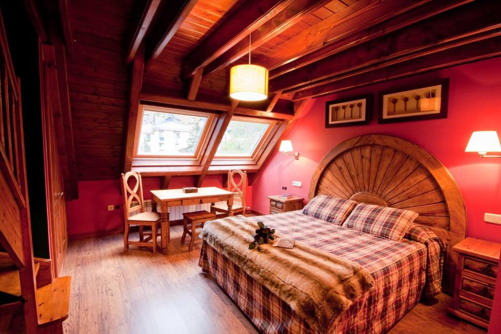 Gran Chalet Hotel &amp; Petit Spa — Hotel in Vielha