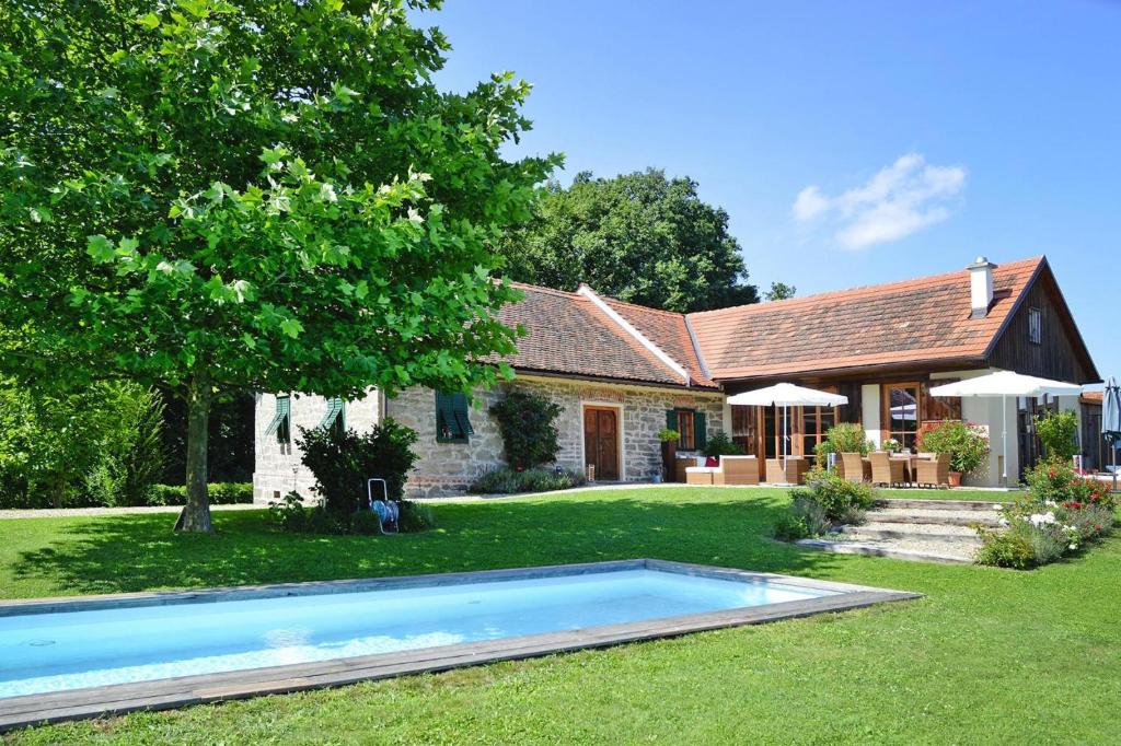 Chalet in der Steiermark mit Pool & Aussicht - 4