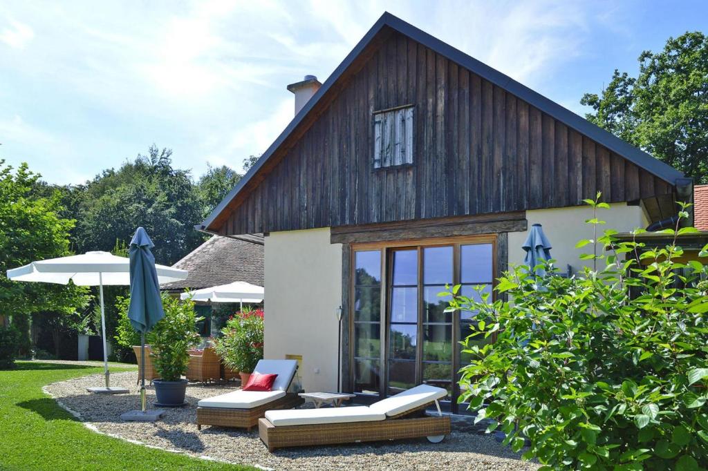 Chalet in der Steiermark mit Pool & Aussicht - 3