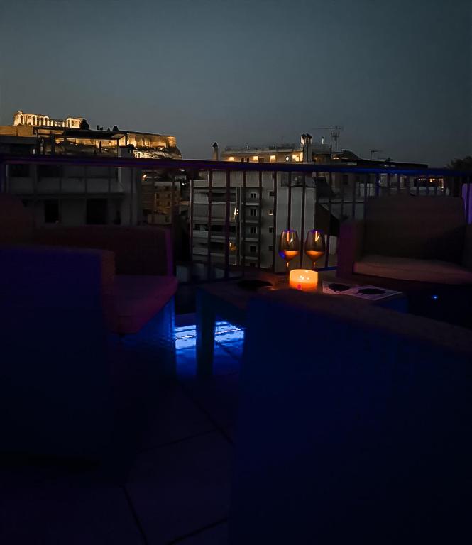 B 2 Luxury Suite Acropolis view Athens privat Jacuzzi — Hotel in Athens