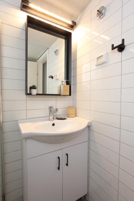 דירות גני תערוכה - TLV university apartments near Expo by Sea N' Rent photo