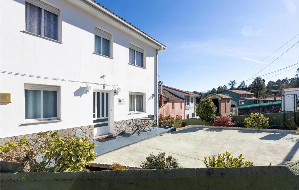 Stunning Home In Rocha Vella With Wifi And 4 Bedrooms