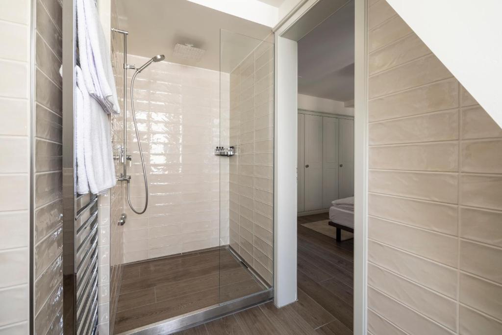EMA House Serviced Apartments - Superior Standard - Unterstrass photo