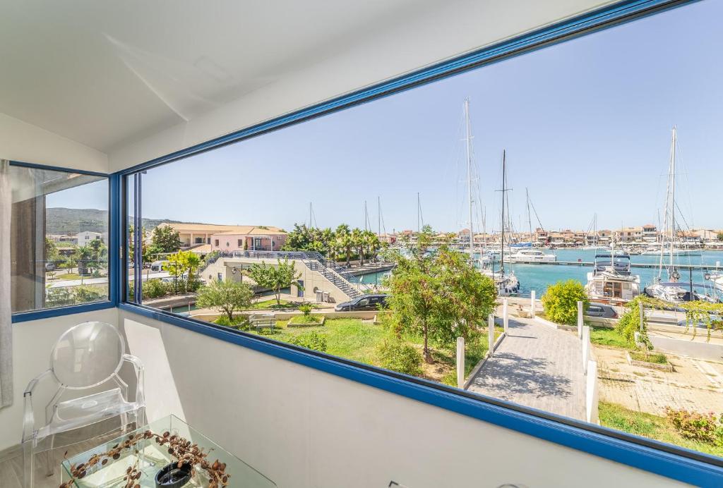 Ianos Bay photo