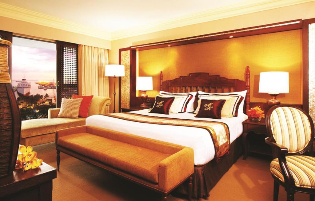 Sunset Suite per night ₱18,931