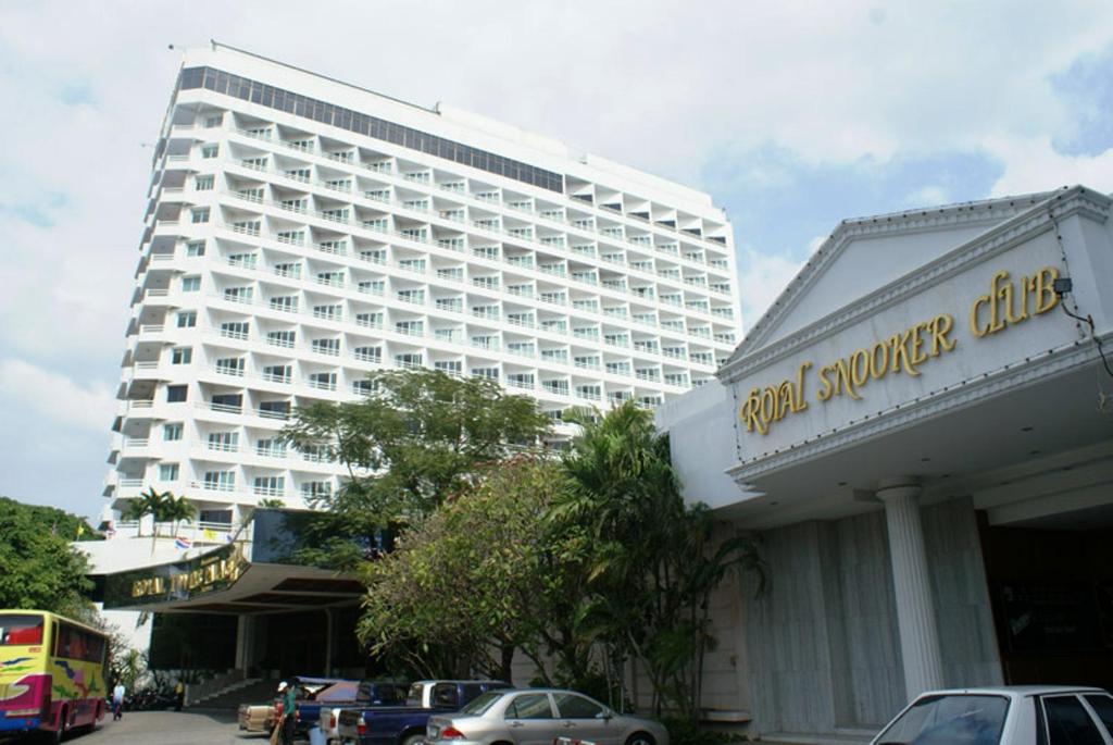 Royal Twins Hotel (SHA Plus+) photo