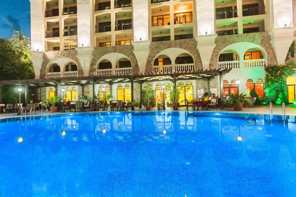 Babylon Hotel - Free Parking photo