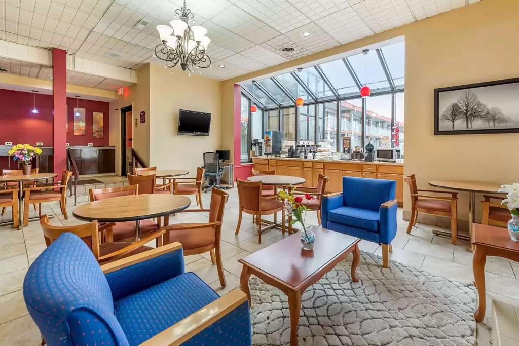 Days Inn by Wyndham Perrysburg /Toledo レストラン