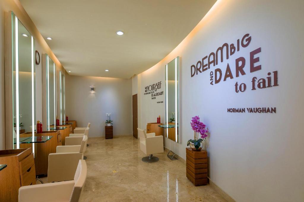 Beach Palace - All Inclusive Photo 6