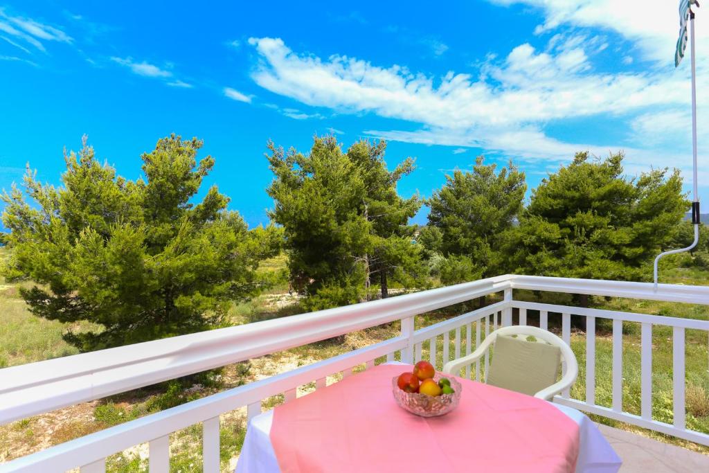 Apartment 5, first floor, Rogoznica