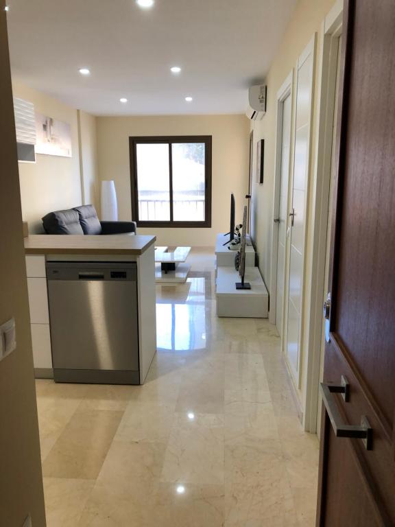 Moderno Apartamento en Primera línea Paseo Marítimo Fuengirola - 4
