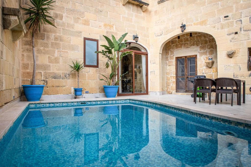 Ta Gorga Holiday Farmhouse with Private Pool — Hotel in Gozo