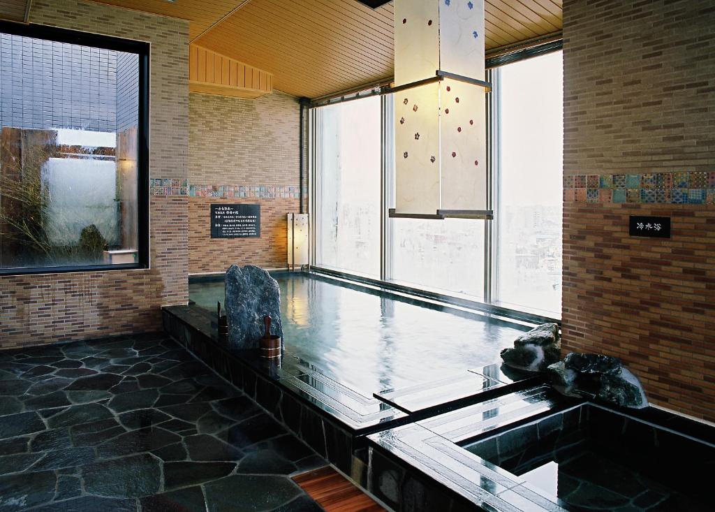 1. 도미 인 프리미..