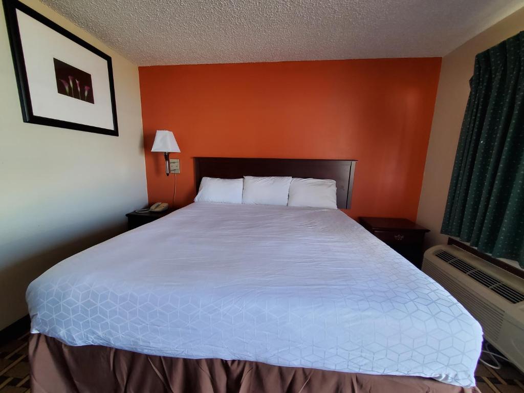 Relax Inn Henryetta photo
