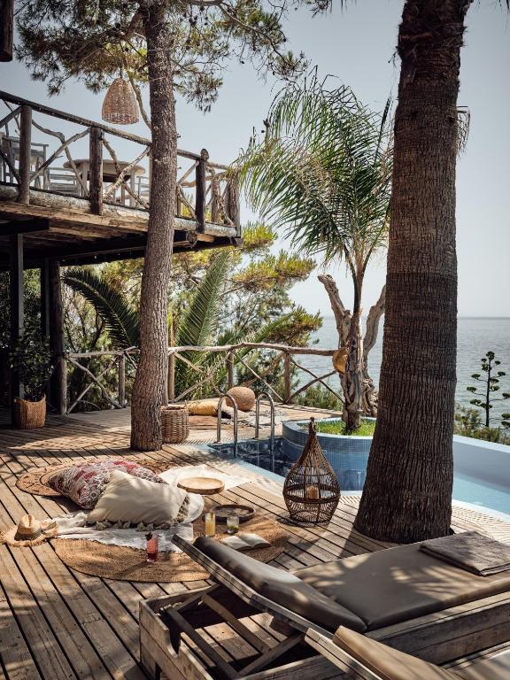 Gloria Maris Hotel Suites and Villas — Swimming pool in Laganas, Ionian Islands