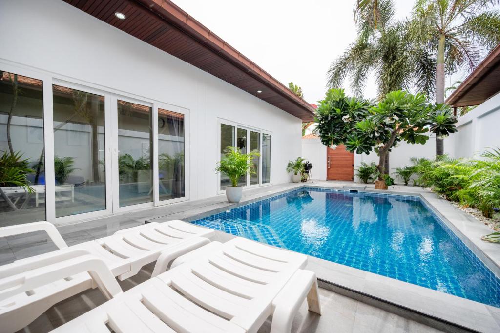 Majestic Residence Pool Villas 2 Bedrooms Private Beach photo