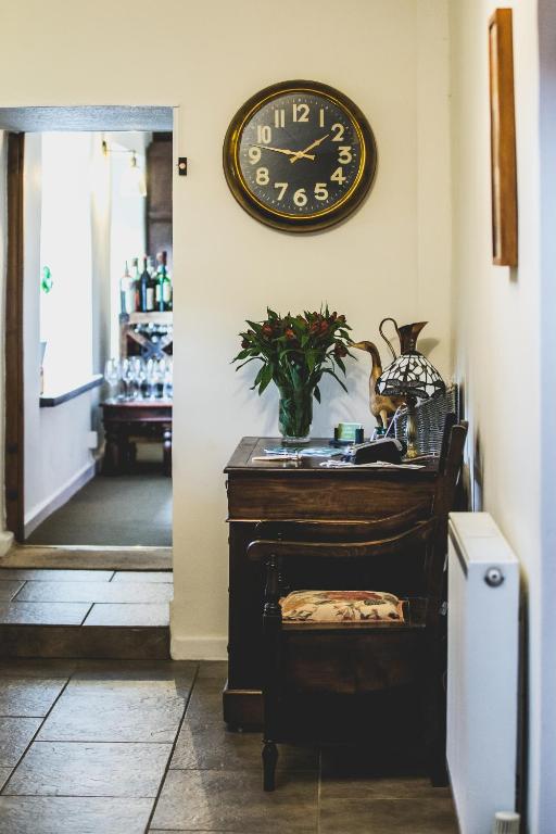 Parva Farmhouse Riverside Guesthouse photo