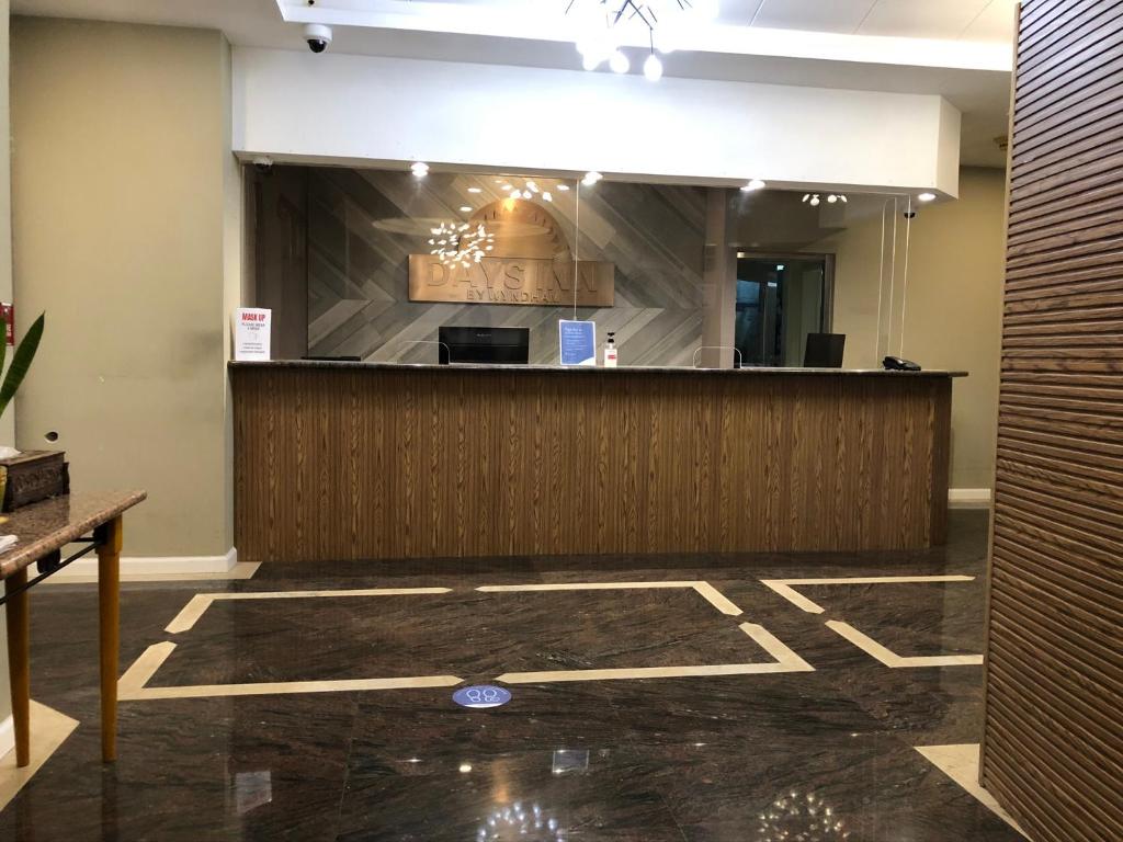 デイズ イン バイ ウィンダム グアム タムニン (Days Inn by Wyndham Guam-Tamuning) フロント・ロビー
