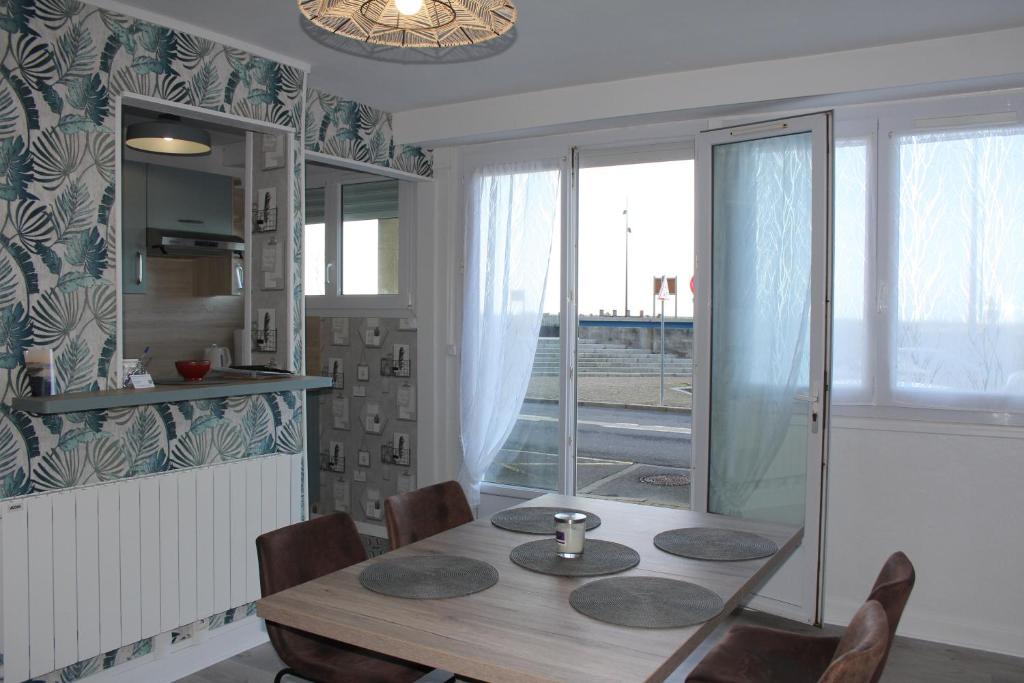 Appart. Rdc Face Mer et Funiculaire **, Le Tréport