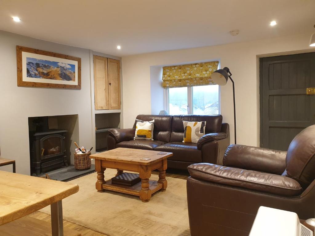 No8 Cottage - dog-friendly self-catering house in the Rusland Valley, Lake District