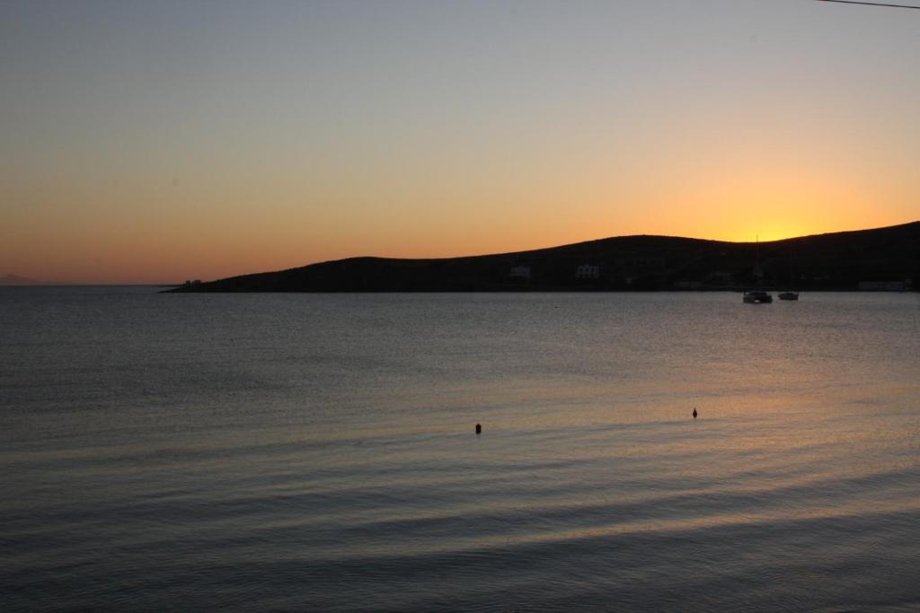 สภาพแวดล้อมโดยรอบ