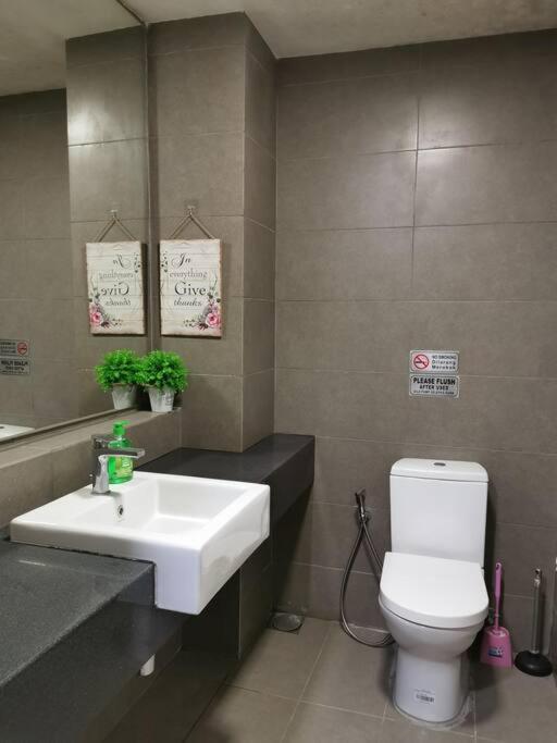 Kajang Town Homestay@ MKH Boulevard NETFLIX & WIFI photo