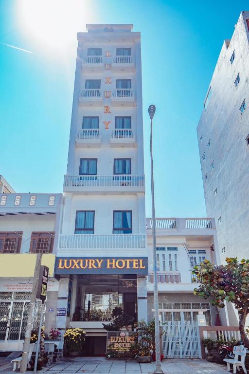 LUXURY HOTEL