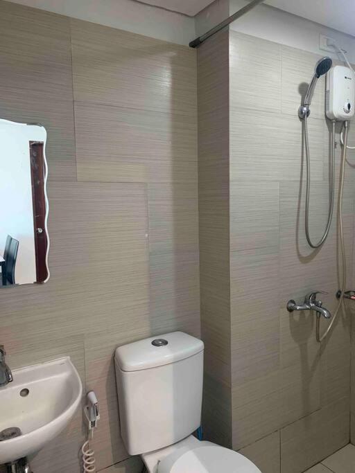 Lovely 1 Bedroom Condo with Balcony photo